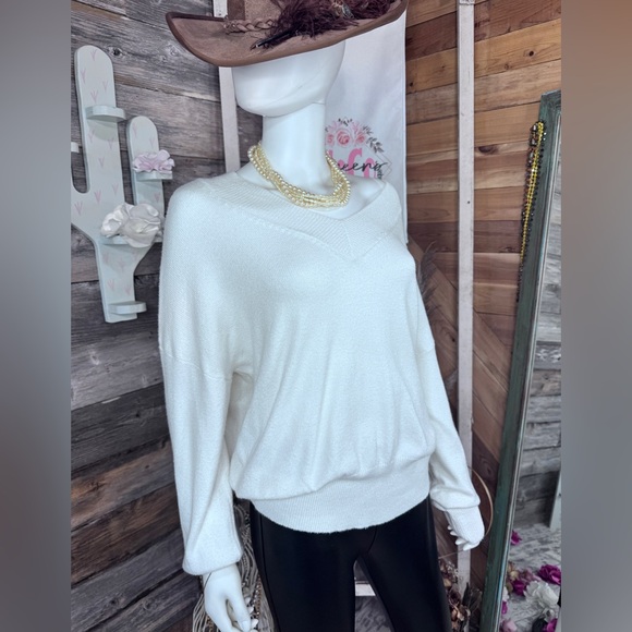 Philosophy Drop Shoulder Cream V-Neck Sweater - Size Large - Picture 7 of 8